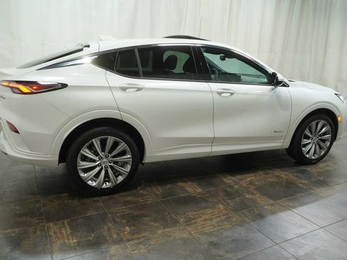 Used 2024 Buick Envista Avenir FWD image 2