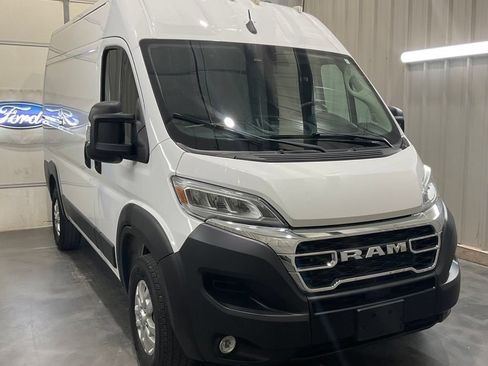 Used 2024 RAM ProMaster 2500 w/ Quick Order Package 22G SLT FWD image 2