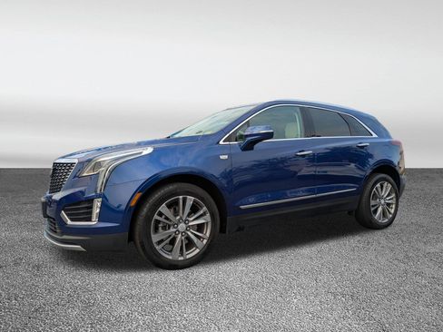Used 2023 Cadillac XT5 Premium Luxury w/ LPO, Floor Liner Package FWD image 2