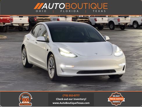Used 2023 Tesla Model 3 Standard Range image 1