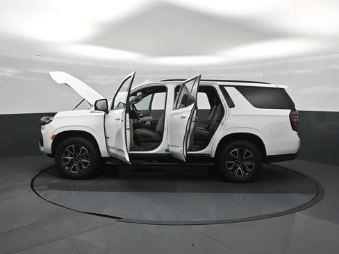 Used 2023 Chevrolet Tahoe Z71 w/ Luxury Package AWD/4WD image 29
