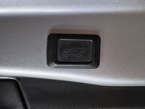 Used 2019 Toyota RAV4 XLE Premium AWD/4WD image 56