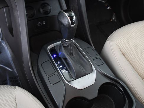 Used 2017 Hyundai Santa Fe Sport image 17