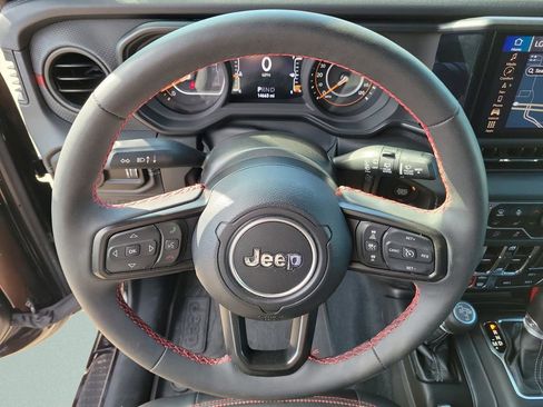 Used 2024 Jeep Wrangler Unlimited Rubicon image 29