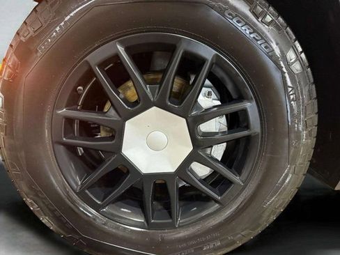 Used 2024 Tesla Cybertruck AWD Crew Cab image 28