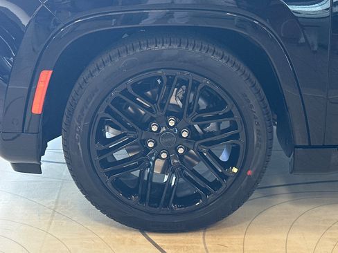 New 2026 Jeep Grand Wagoneer Limited AWD/4WD image 27