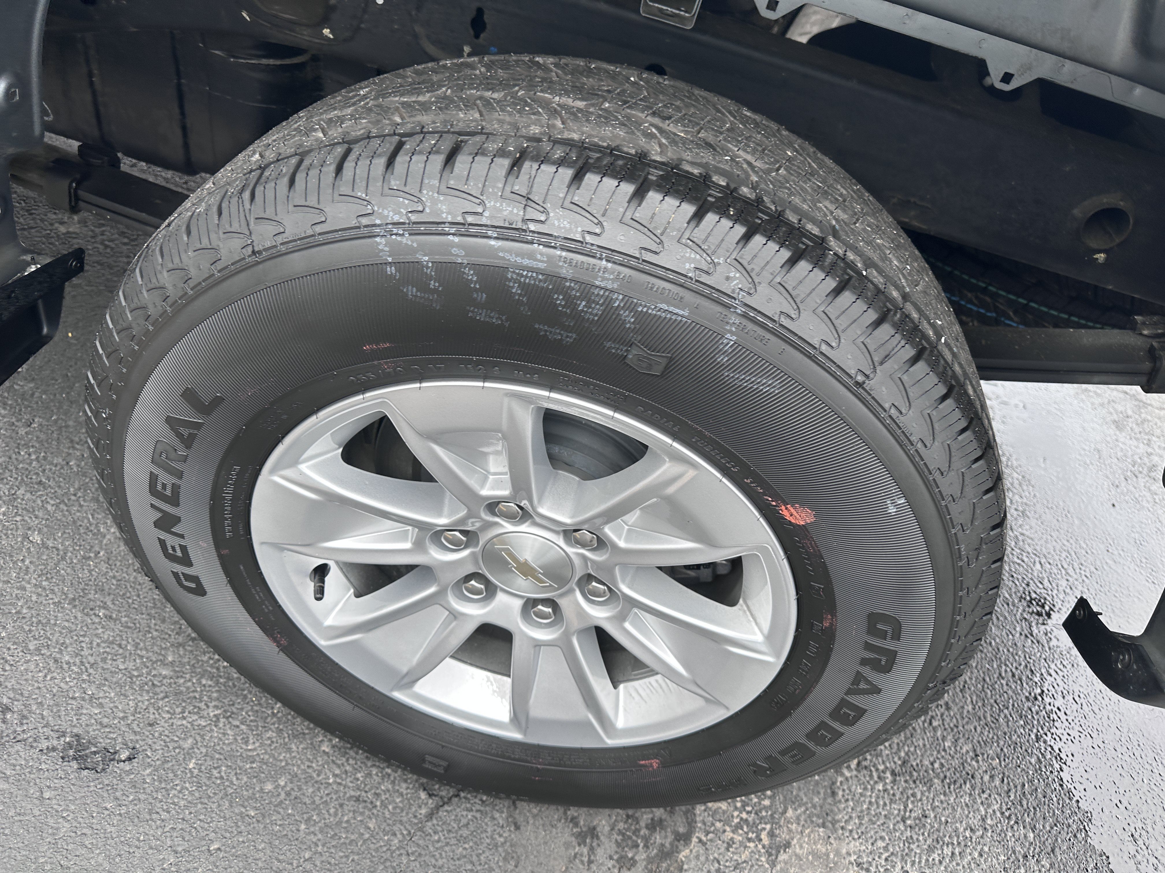 Used 2023 Chevrolet Silverado 1500 LT RWD image 9