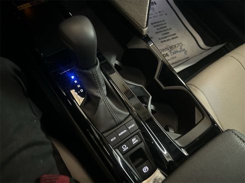 Used 2025 Toyota Camry XLE image 26