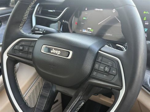 Used 2023 Jeep Grand Cherokee 4WD 4xe image 22
