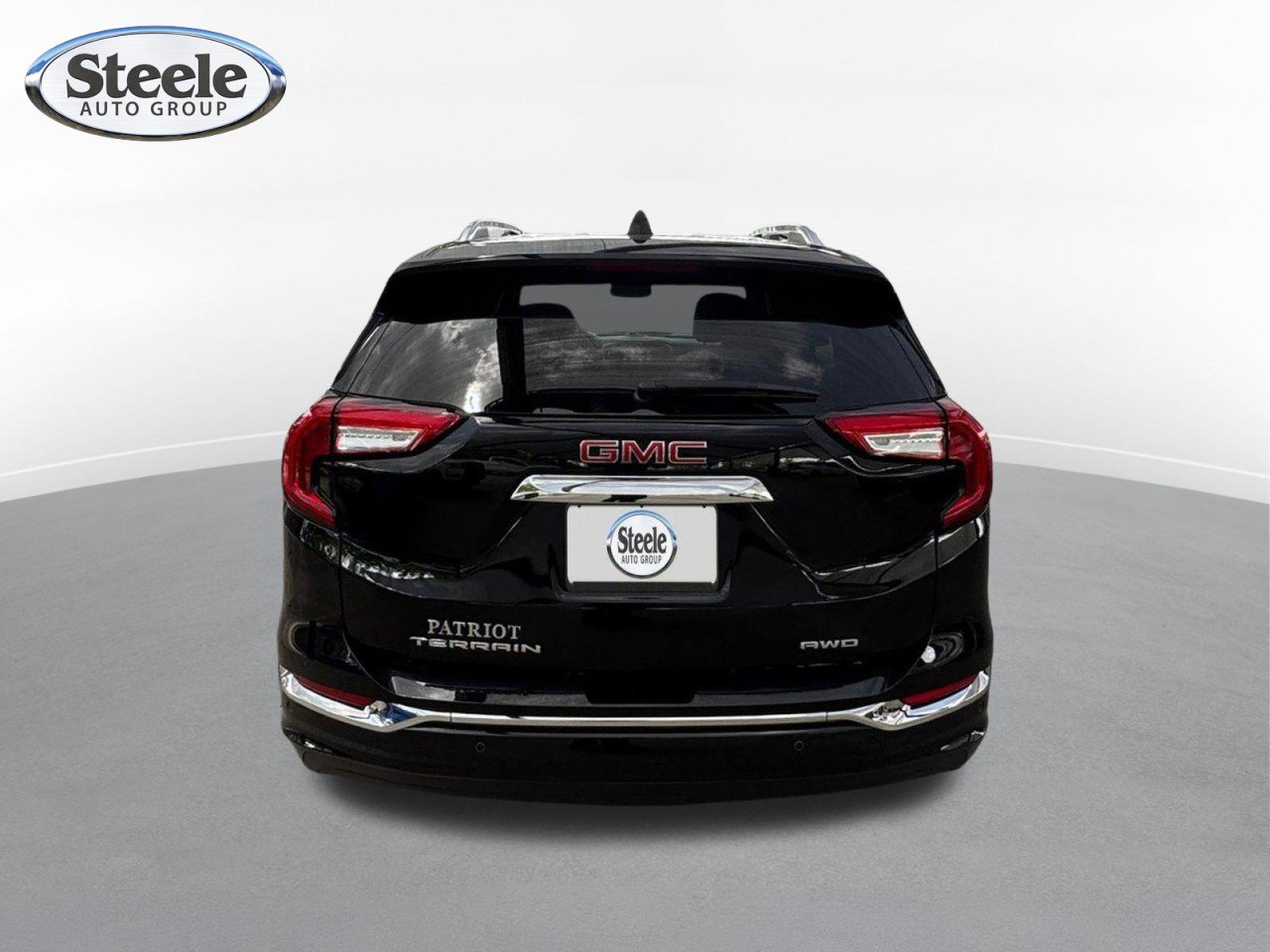 Certified 2024 GMC Terrain Denali w/ Black Diamond Edition AWD/4WD image 4