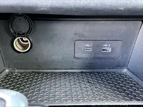 Used 2024 Nissan Pathfinder SV image 31