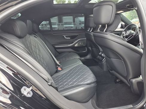 Used 2025 Mercedes-Benz S 580 4MATIC Sedan image 16