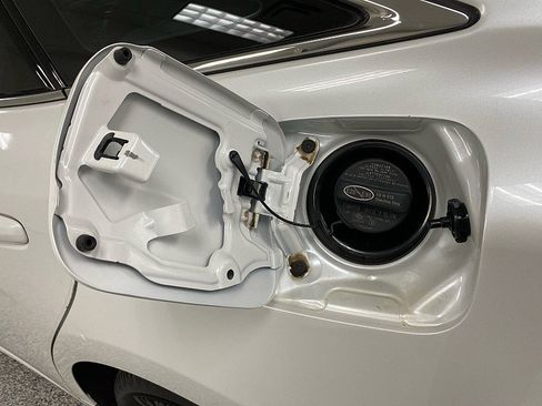 Used 2021 Toyota Avalon XLE image 25