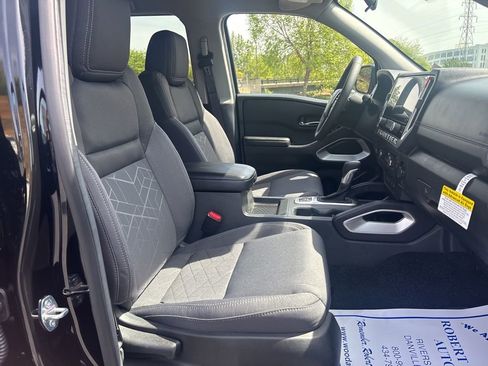 New 2026 Nissan Frontier SV w/ SV Convenience Package AWD/4WD image 9
