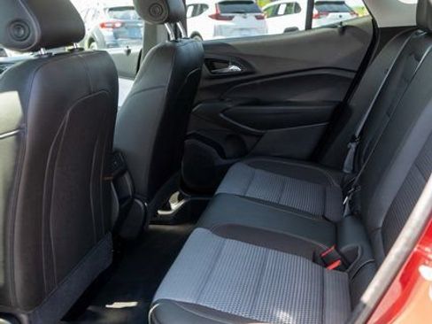 Used 2024 Chevrolet Trax LT w/ Driver Confidence Package FWD image 11