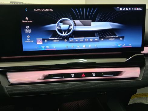 New 2026 BMW 530i RWD image 25
