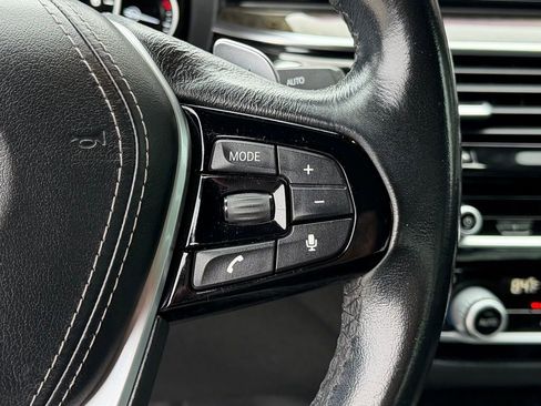 Used 2019 BMW 540i w/ Premium Package image 37