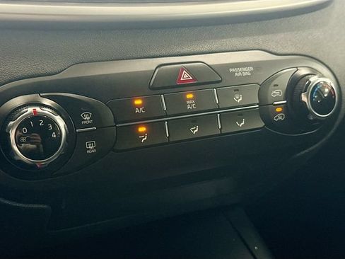 Used 2019 Kia Sorento FWD image 16