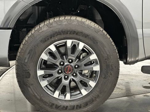 Used 2024 Nissan Titan PRO-4X w/ Pro-4x Convenience Package AWD/4WD image 28