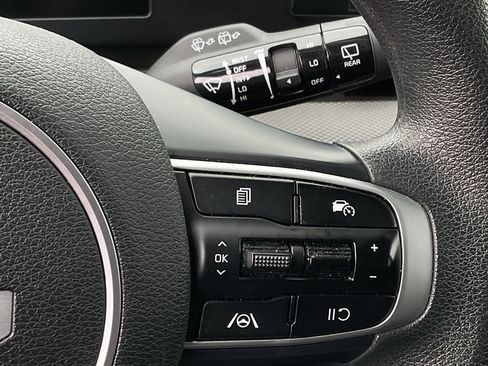 Used 2025 Kia Sportage LX AWD/4WD image 24