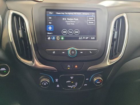 Used 2022 Chevrolet Equinox LT image 25