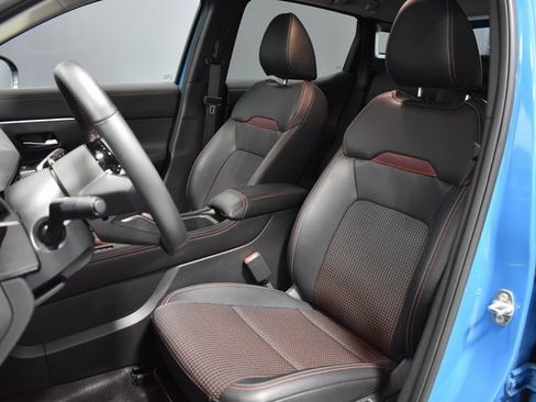Certified 2025 Nissan Kicks SR image 5
