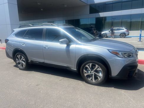 Used 2020 Subaru Outback Limited w/ Popular Package #2 AWD/4WD image 9
