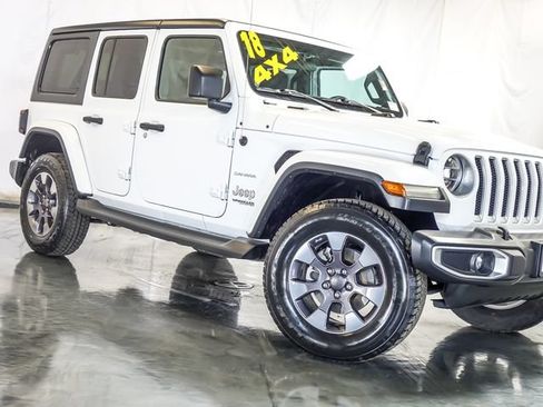Used 2018 Jeep Wrangler Unlimited Sahara w/ LED Lighting Group AWD/4WD image 5