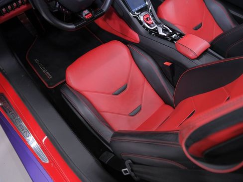 Used 2021 Lamborghini Huracan EVO RWD image 15