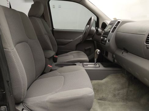 Used 2018 Nissan Frontier SV image 21