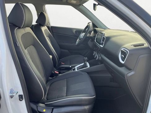 New 2026 Hyundai Venue SEL FWD image 18