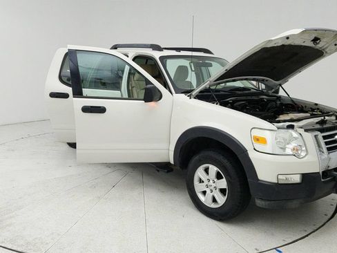 Used 2010 Ford Explorer Sport Trac XLT RWD image 9