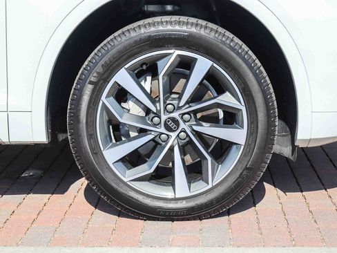 Certified 2023 Audi Q5 2.0T Premium Plus w/ Premium Plus Package AWD/4WD image 11