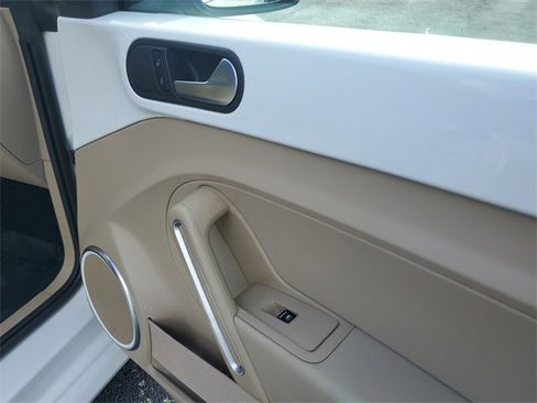 Used 2019 Volkswagen Beetle 2.0T S image 23