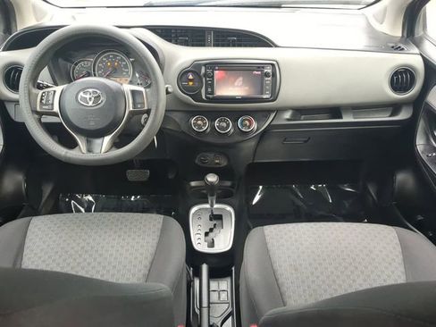 Used 2017 Toyota Yaris L image 14