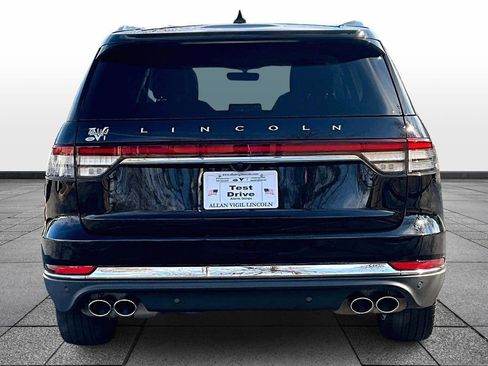 Certified 2022 Lincoln Aviator Reserve w/ Equipment Group 201A image 4