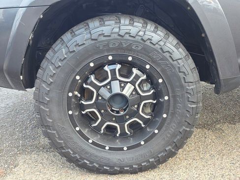 Used 2015 Toyota 4Runner SR5 image 31