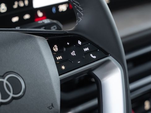 New 2025 Audi Q5 Premium image 12