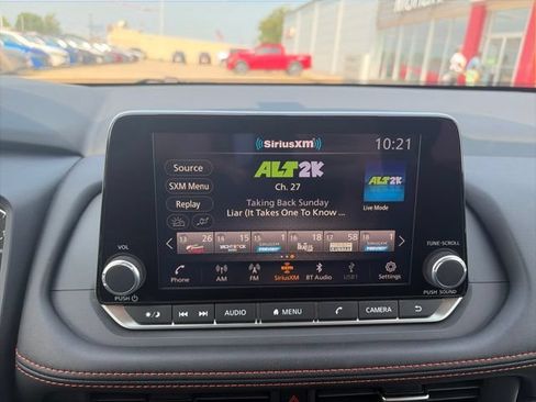 Used 2025 Nissan Rogue SV AWD/4WD image 22