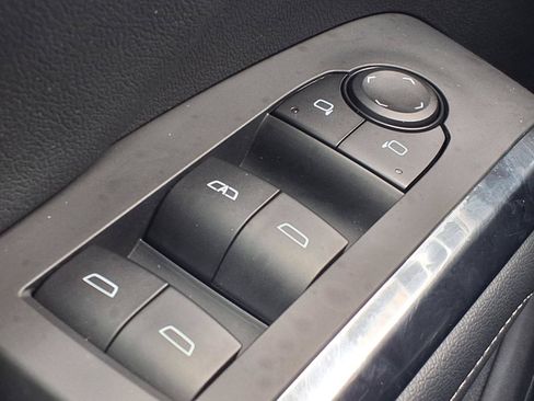 Used 2025 Chevrolet Traverse LT AWD/4WD image 14