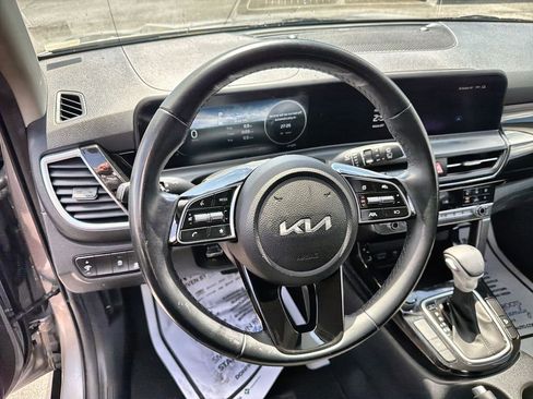 Used 2024 Kia Seltos S FWD image 16