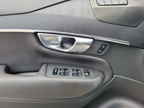 Used 2020 Volvo XC90 T6 Momentum image 18