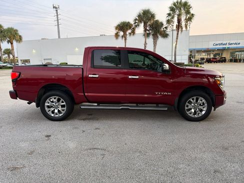 Used 2021 Nissan Titan SL AWD/4WD image 5