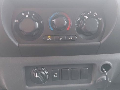 Used 2012 Nissan Xterra X AWD/4WD image 29