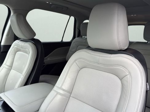 Used 2025 Lincoln Aviator Reserve w/ Illumination Package image 10