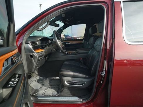 Used 2022 Jeep Grand Wagoneer Series III image 14