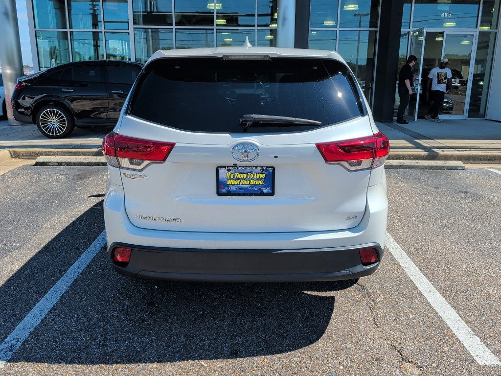 Used 2019 Toyota Highlander Plus FWD image 9