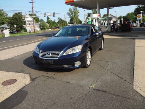 Used 2011 Lexus ES 350 FWD image 2
