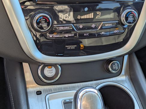 Used 2017 Nissan Murano SV image 22