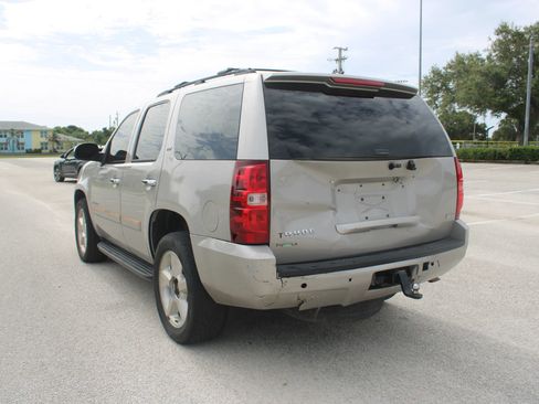 Used 2007 Chevrolet Tahoe LTZ w/ LTZ Preferred Equipment Group RWD image 6
